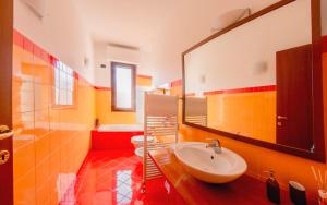 Cozy Design House - 15 Minutes From NAVIGLI-HUMANITAS