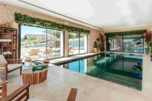 Superbe Villa avec piscine interieure chauffee - Coudray-Rabut