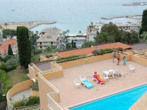 Appartements Petit 3P avec terrasse, piscine et garage - FR-1-196-193 : photos des chambres