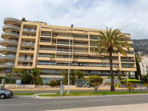 Grand 2P avec Terrasse, Aperçu Mer et Garage Privé – Menton Garavan - FR-1-196-268