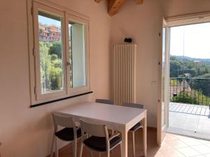Appartamento Pompelmo 1 piano terrazzo piccolo giardino