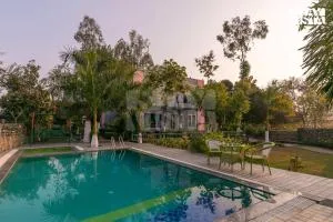 Corbett Calling with Projector Set-Up by StayVista - Garjia