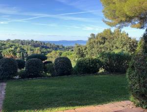 Maisons de vacances Tres belle villa vue mer - Piscine a debordement : photos des chambres