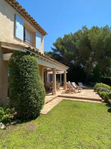 Maisons de vacances Tres belle villa vue mer - Piscine a debordement : photos des chambres