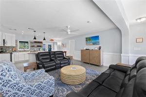 Casa de Cape with FREE heated pool year round