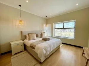 Beachfront Corner View - Hentiesbaai