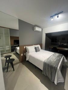 Studio em prédio novo e moderno - Moema