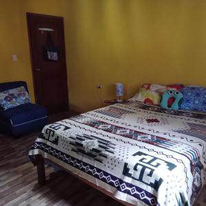 Cozy Quiet 4-Bedroom Home, 3-min Walk to the Beach