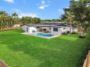 Monroe Manor - Carver Ranches