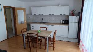 Apartment Zdenka-5 km from Opatija