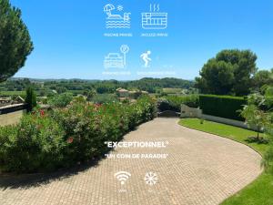 Villas Les Hauts de la Pinede - Villa avec Piscine, Jacuzzi et Boulodrome privatifs : photos des chambres