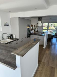 Appartements 4 pieces 80m2, plage 7 mn a pied, parking gratuit : photos des chambres