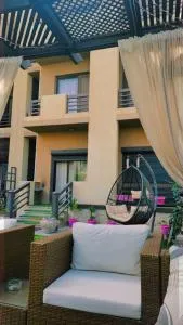 بلو باي ٱسيا السخنة - 埃兹扎法兰纳