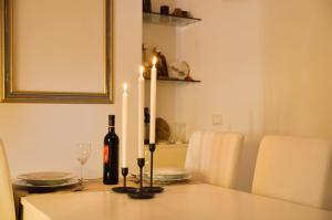 Two-Bedroom Apartment with private parking  room in Airport Suites in Florence with FREE parking