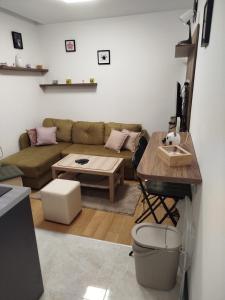 Bella Winterhouse Kopaonik