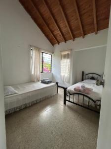 Finca con espectacular zona verde y hermosa vista a la piedra