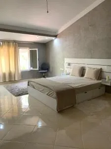 Chalet spacieux et calme - Imouzzer du Kandar