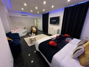 Seductive Love Room in border of Monaco