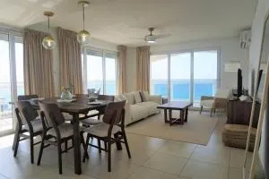 Maho Beach House - 2 Bedroom Corner Ocean Suite - Simpson Bay