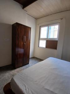 Hotel Braj Nikunj ! near new Rangj ji Temple, Prem mandir, ISCKON temple ! Fully air conditioned and prime located place