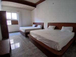 Hotel Braj Nikunj ! near new Rangj ji Temple, Prem mandir, ISCKON temple ! Fully air conditioned and prime located place