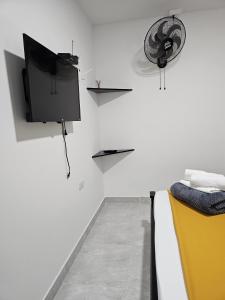 Zavara Hostal - Pueblo Tapao, 321-609-4407