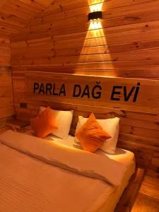 Parla dağ evi turuncu oda - Tobira