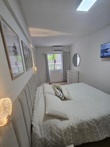 Apartamento Remodelado Novo a cuadra del mar,Patio privado parking para auto pequeño-medio