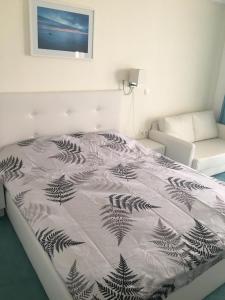 Waves & Whispers Apartments - acces gratuit piscina