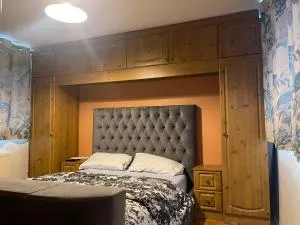 Hitchin Luton Airport Rose - 希钦