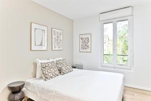 Charming little studio close to Paris- III