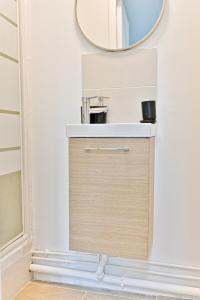 Appartements Charming little studio close to Paris- III : photos des chambres