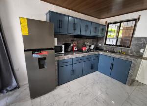 Casa Zafiro 2 bdr beach house AC WIFI BBQ