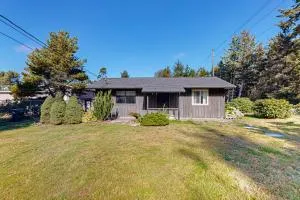 Cabin by the Sea - Loomis