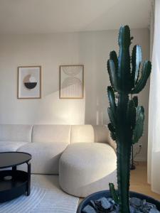 Cloud 9 Sky Park Elegance - Brand New Apartment with Stunning Views