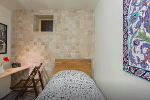 Kaboom Showroom & Guesthouse