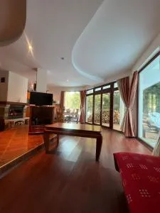 Luxury Villa in the Pines - Vievo