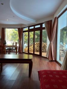 Luxury Villa in the Pines