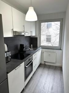 Beautiful flat with living room and kitchen sleeps 4p on separate beds and 2p on sofa