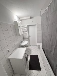 Beautiful flat with living room and kitchen sleeps 4p on separate beds and 2p on sofa