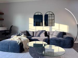 Bright & Spacious in Iconic LA Neighborhood Free parking - 10mins to Cedars