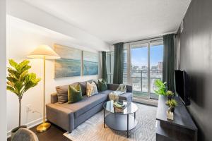 Modern 1BR King Suite, Central Downtown Toronto