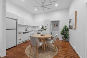 The Courtyard Store 2Bed-2Bath - New Farm