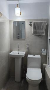 COMMUNITY HOLIDAY INN