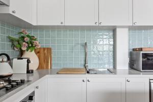 Beautiful 2 Bed Apt Walk 5mins Beach 3mins Village