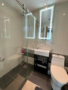 Luxe 2-BR Condo in Avant BGC