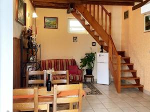 Maisons de vacances Gite chaleureux avec sauna, pres des chateaux de la Loire - FR-1-491-456 : photos des chambres
