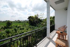 Villa Ajeg Tumbak Bayuh - Sunset and Rice Paddy Views