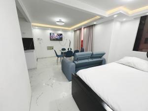 Moderno apto low cost 15 min CC buena vista 2 TV con parqueadero comunal