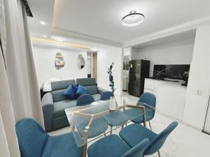 Moderno apto low cost 15 min CC buena vista 2 TV con parqueadero comunal